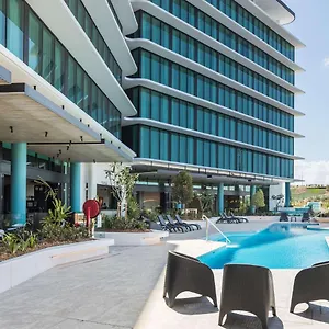 Hotel Rydges Airport ****